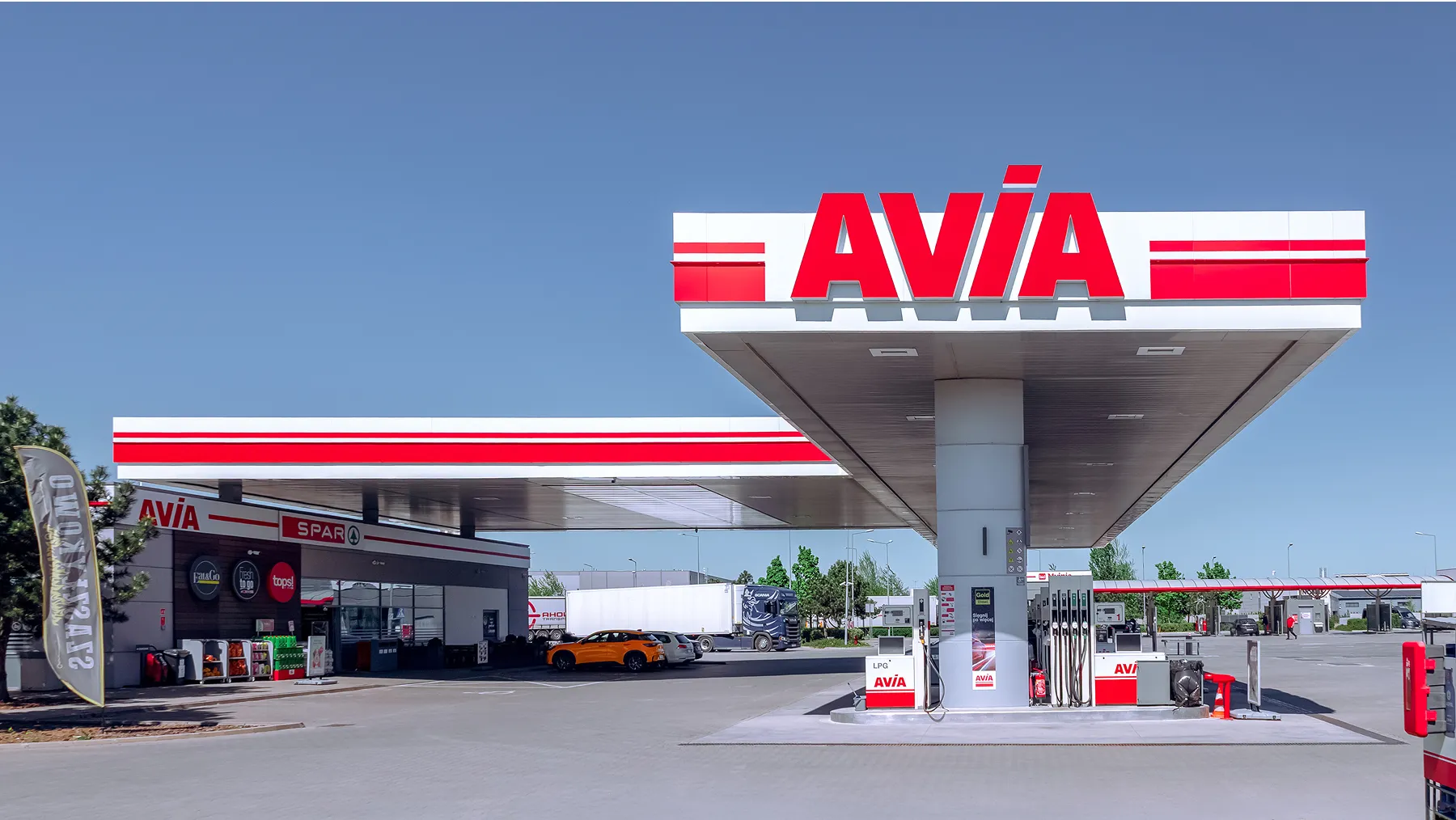 Best Awning Signs Orlando, FL | Protective, Inviting Canopy Signs